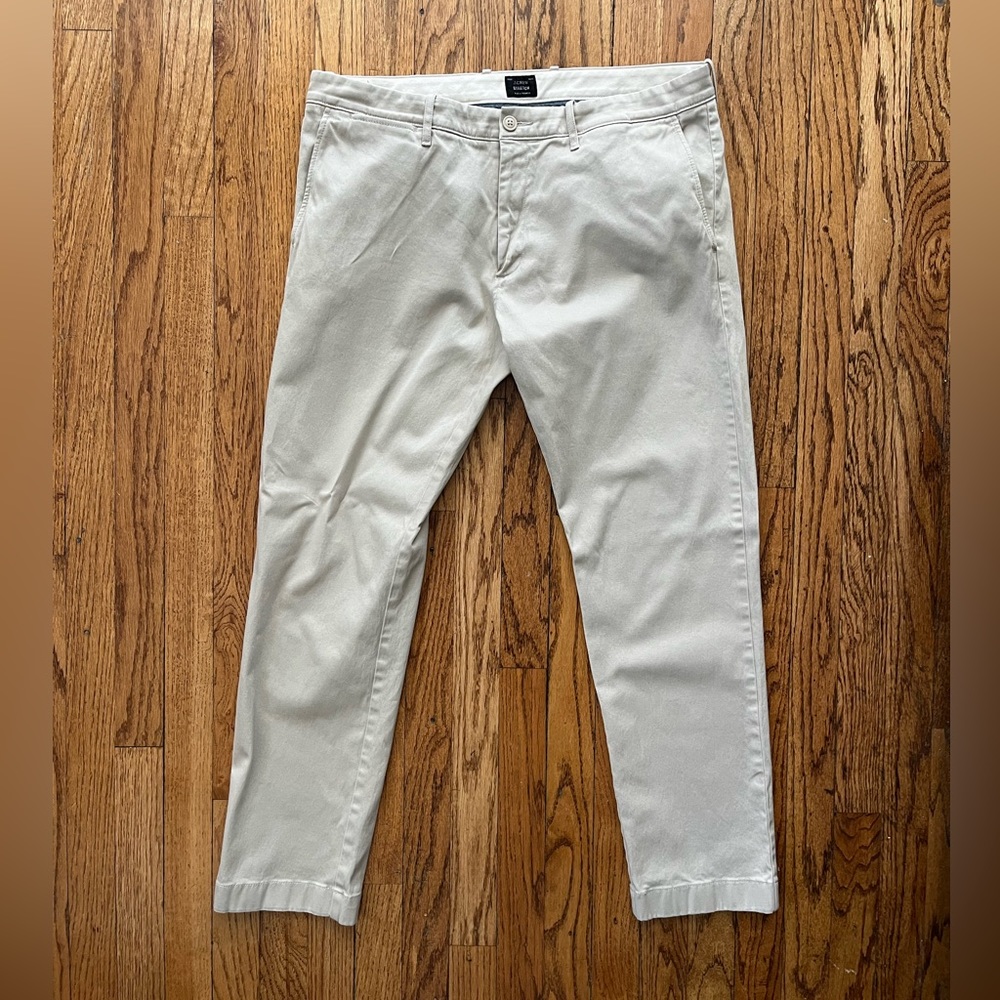 J Crew // Light Khaki Chinos // 36 x 34 // Great Condition
